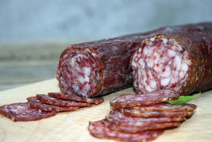 Was kann man Leckeres mit Knoblauchwurst machen? Die besten Rezeptideen und Zubereitungstipps