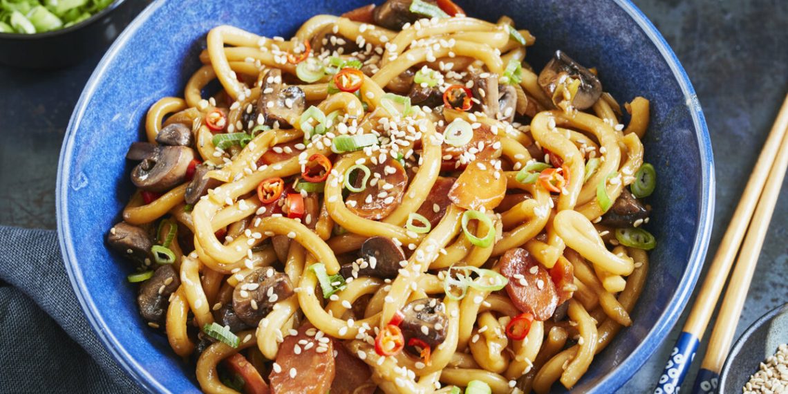 Was kann man Leckeres mit Udon machen: 15 köstliche Rezeptideen
